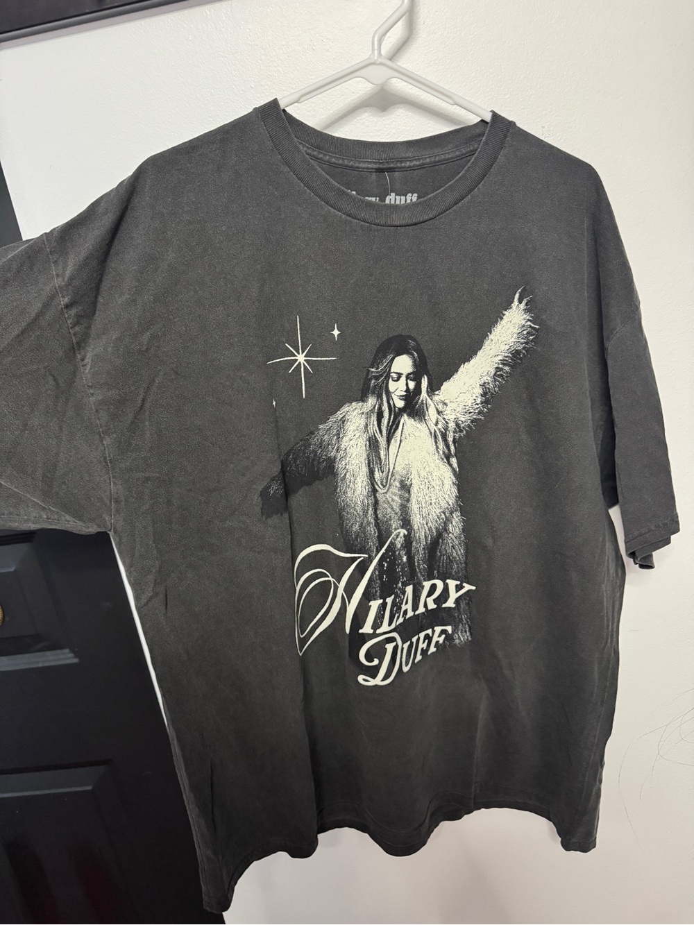 Hot Topic Hilary Duff Black Graphic Tee